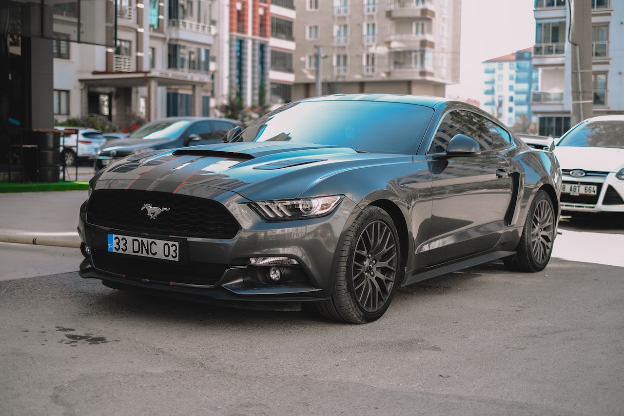 Ford Mustang achetée à l'étranger ©Pexels