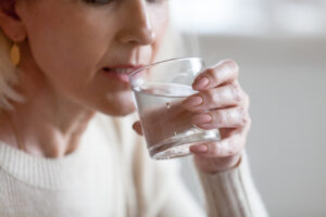 Comment savoir si vous manquez d'eau ? Découvrez les 7 signes qui le prouvent !