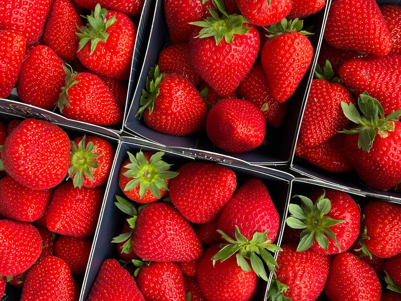 Les fraises sont bourrées de pesticides : voici 4 astuces pour les nettoyer.