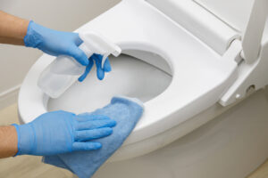7 astuces puissantes pour nettoyer vos toilettes efficacement