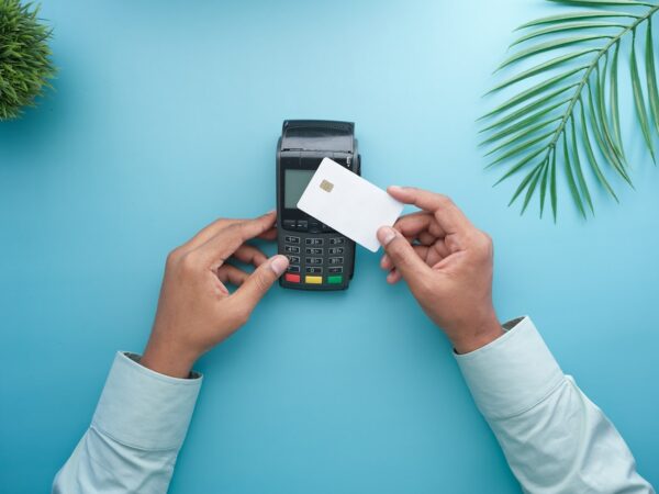 Paiement sans contact grâce à la technologie NFC ©Pexels