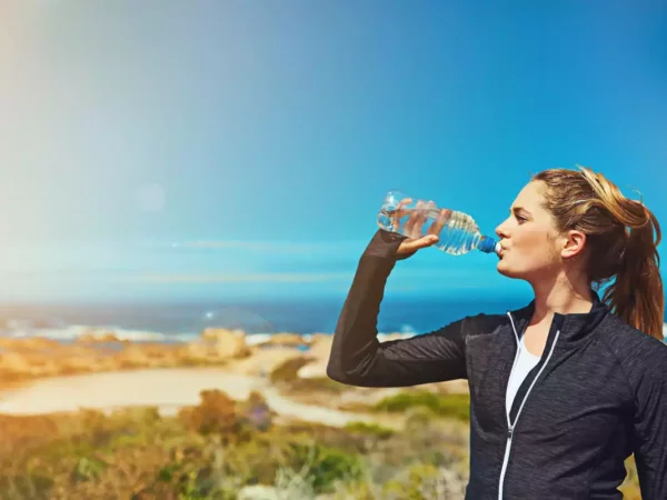 4 façons de boire de l'eau naturellement