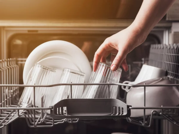Votre lave-vaisselle risque d'être endommagé si vous continuez d'y mettre les objets suivants