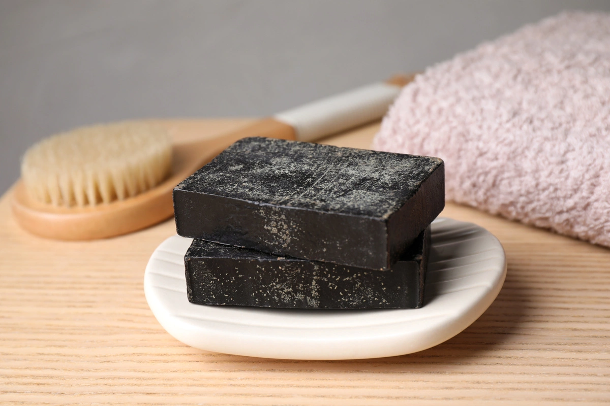 Le savon noir : Un allié polyvalent pour le nettoyage de votre maison