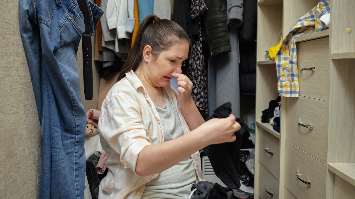 Comment enlever l’odeur de moisi dans un placard et sur les vêtements