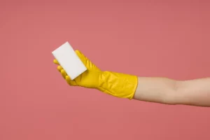 L'éponge magique : découvrez cette éponge qui nettoie toute les surfaces dans votre maison