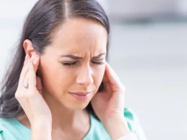 10 astuces efficaces pour déboucher vos oreilles sans dangers