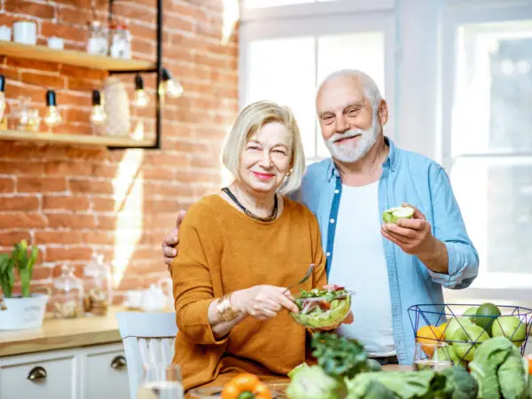 Avant 50 ans : 6 habitudes du soir pour garder des os en bonne santé