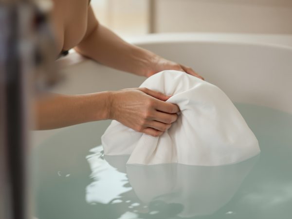 Lavage_manual_couette_salle_de_bain المناسب