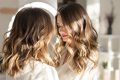 Morphologie faciale : la clé pour une coiffure qui vous sublime !