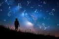 Découvrez comment votre ascendant astrologique façonne votre personnalité sociale