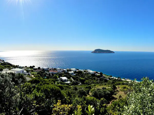 île_méditerranéenne_sérénité