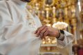 Le pape Léon XIV crée la polémique avec son Apple Watch au poignet