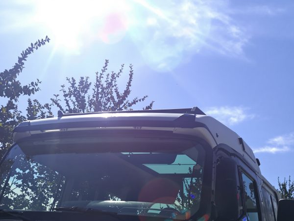 voiture_vitre_descendante_soleil