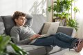 Apprendre en ligne : boostez vos compétences gratuitement sans quitter votre canapé
