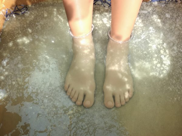baignade_pieds_relaxation_naturelle