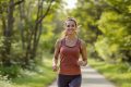 Varices : 10 solutions naturelles pour soulager les jambes lourdes au quotidien