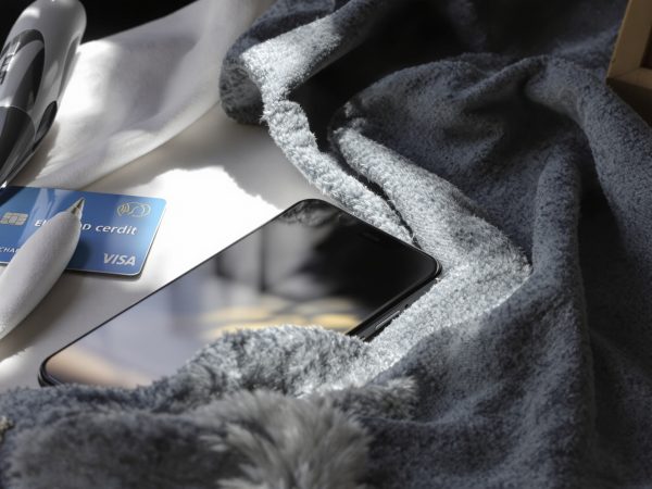 smartphone_avec_accessoires_cleaning