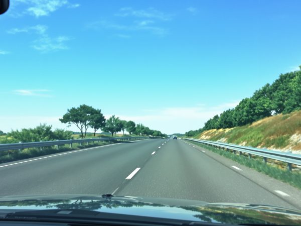 voiture_route_dégagée