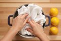 Ravivez votre linge blanc avec deux citrons pour seulement 60 centimes !