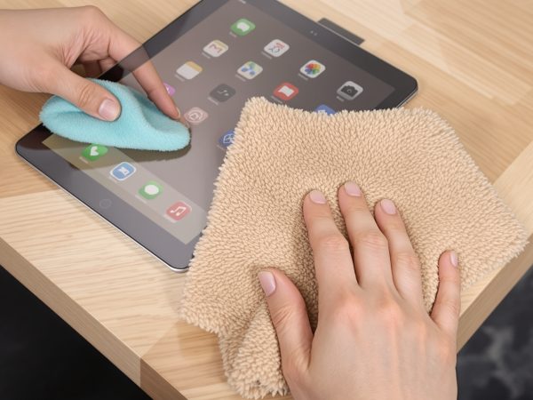 nettoyage_tablette_microfibre