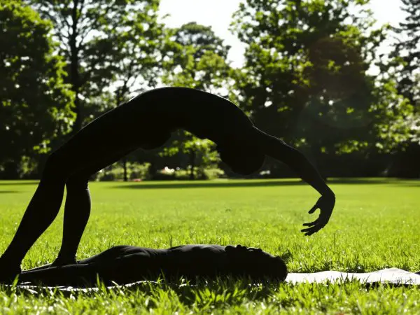 posture_yoga_cobra_en_plein_air