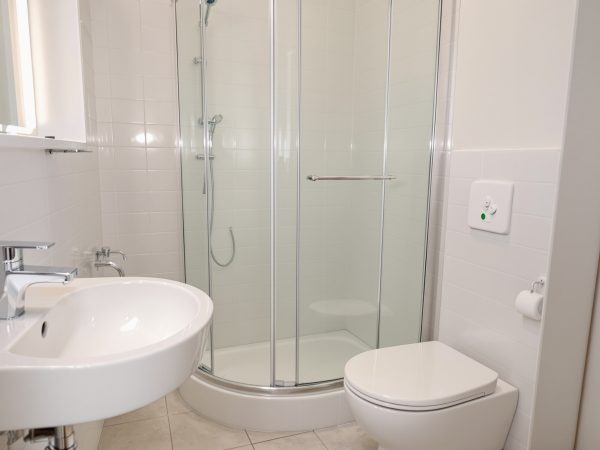 salle_bain_intérieure_propre