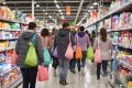 Course en caisse : l’erreur qui vous fait perdre du temps