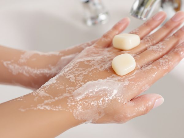 main-lavage-savon