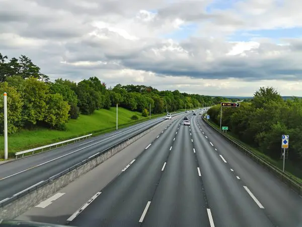 signalisation_moderne_autoroute