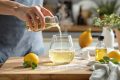 Nettoyage de vitres : la recette infaillible au vinaigre blanc enfin dévoilée