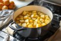Purée savoureuse et légère : le bouillon, astuce qui transforme vos recettes